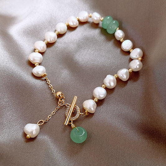 Bracelet with Adjustable Freshwater Pearls for Women with an Irregular Design